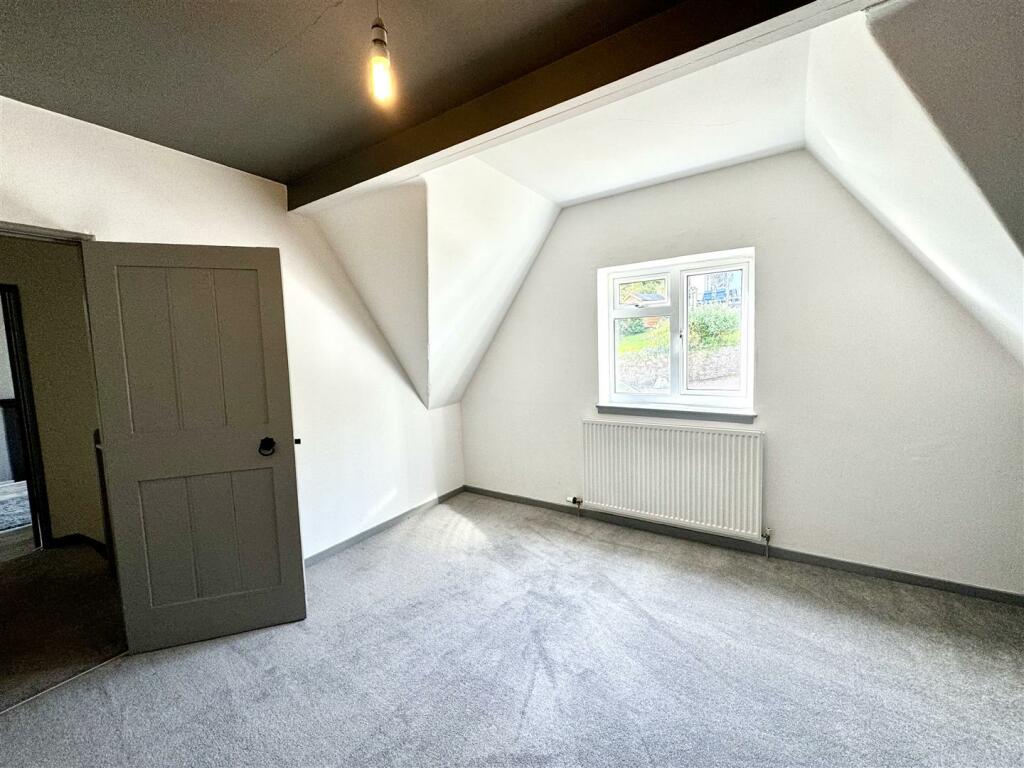 Bed 3.jpeg