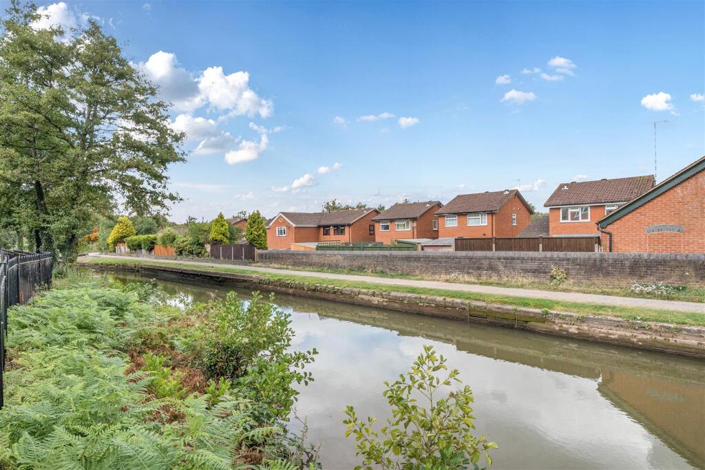 47 Penny Hapenny Court, Atherstone