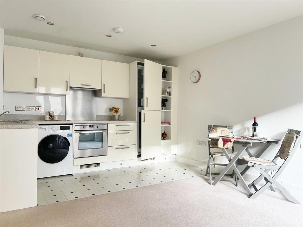 Grist Court, Bradford-On-Avon