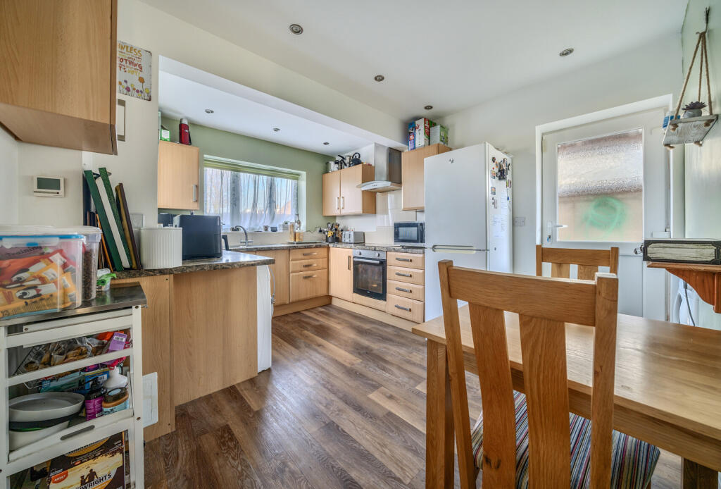 1396101-4-695e4c6...