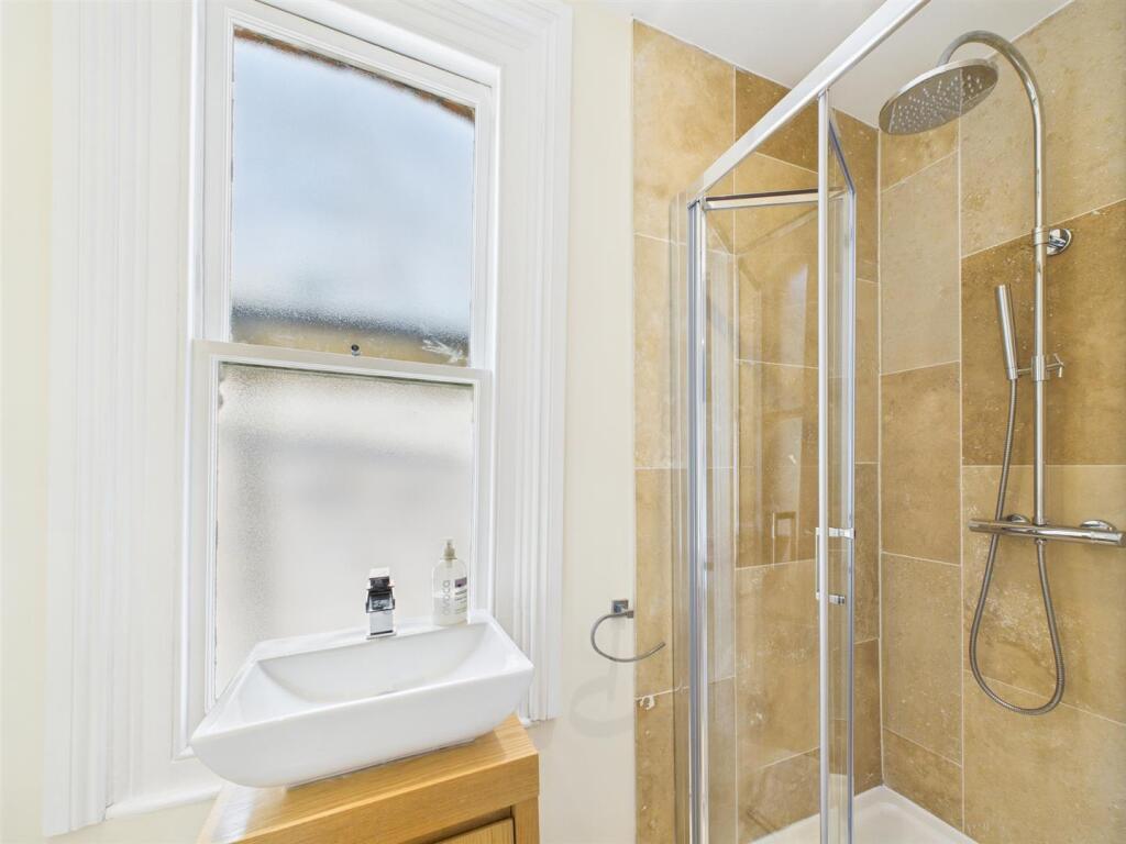 Bedroom Four En-suite