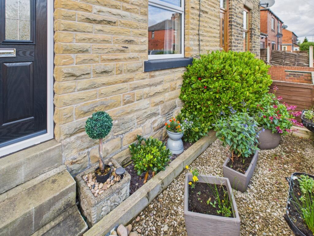 CAM04233G0-PR0038-STILL033