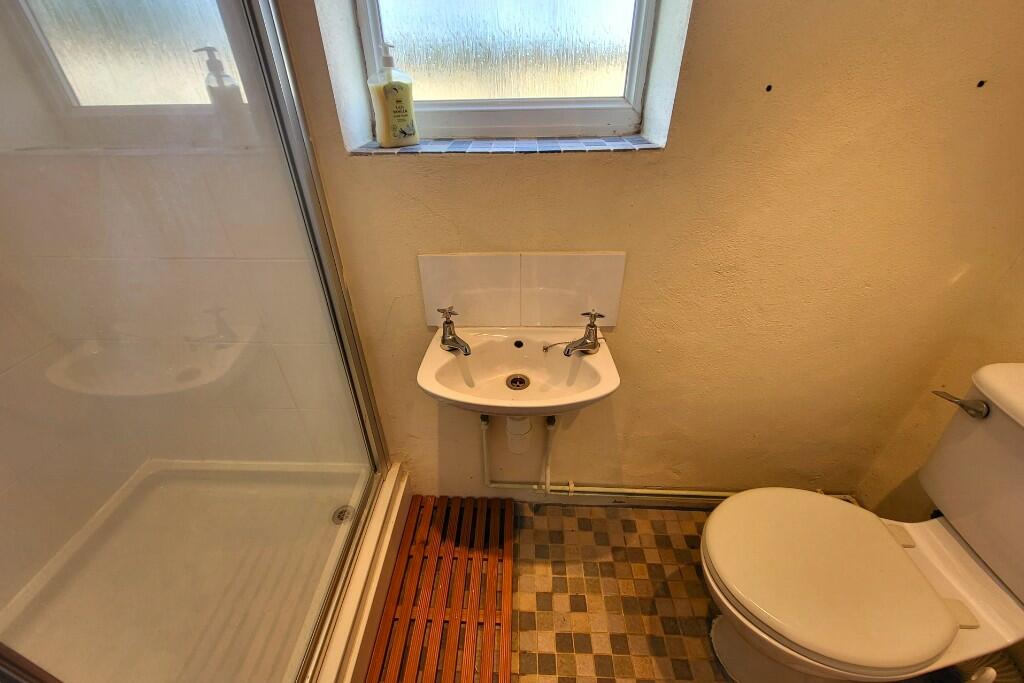 Pool House Shower 