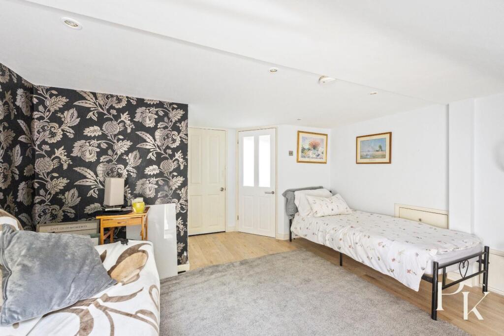 Tamworth Road, 37-002.JPG