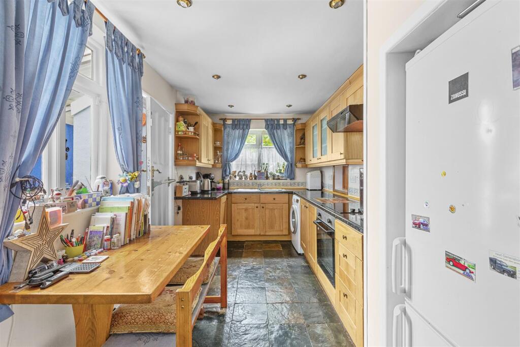 KITCHEN/BREAKFAST ROOM