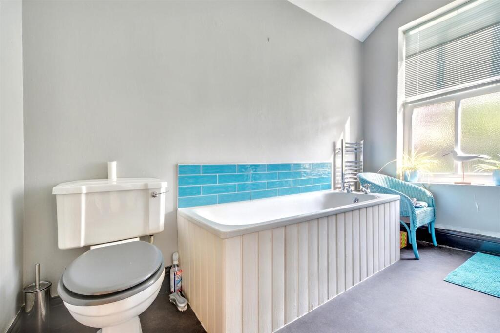 Bathroom_1.jpeg
