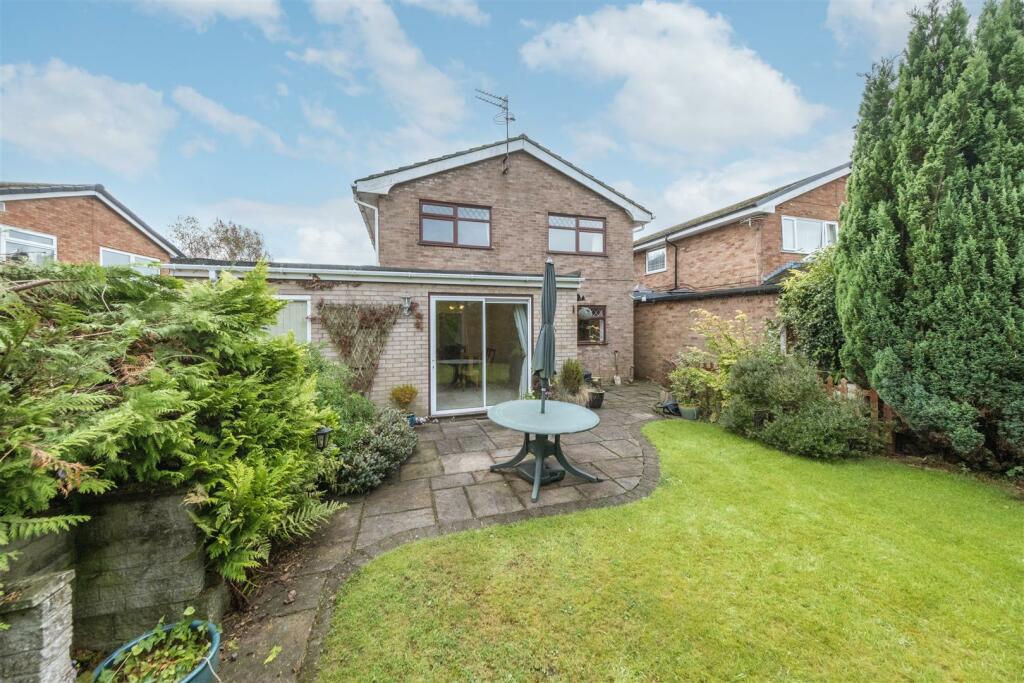 2 St Michaels Close-035.jpg