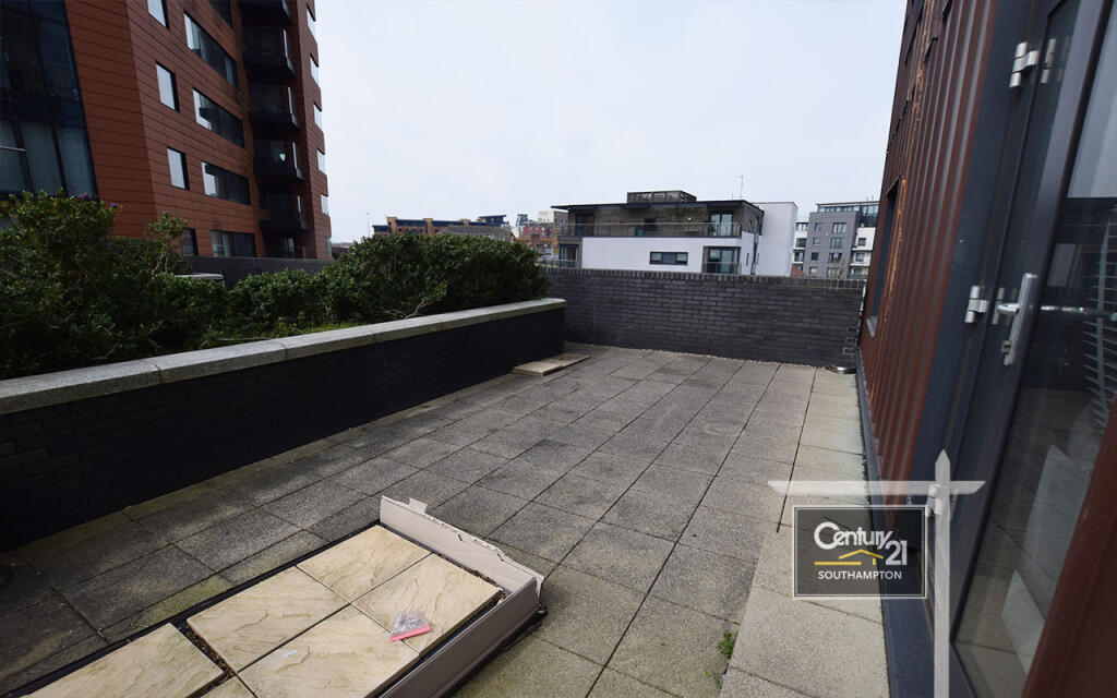 PRIVATE COURTYARD | PIC 2