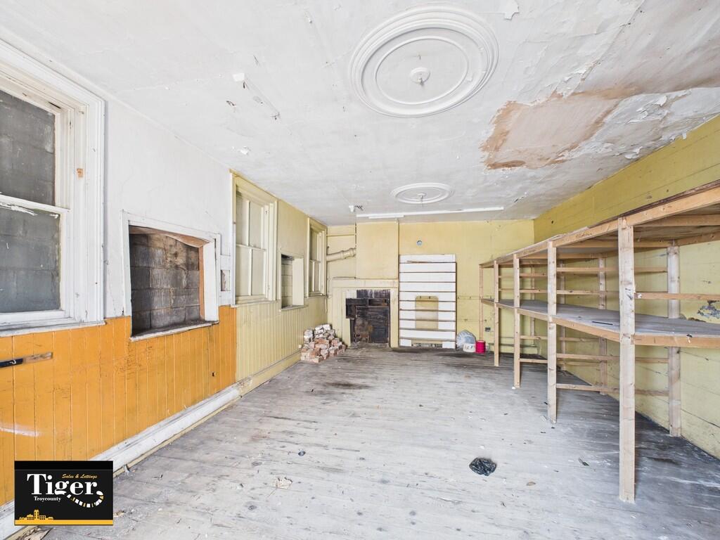 CAM02176G0-PR0494...