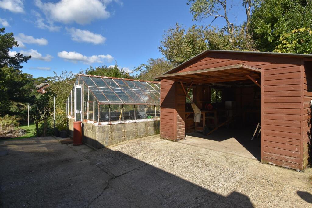 Garage &amp; parking