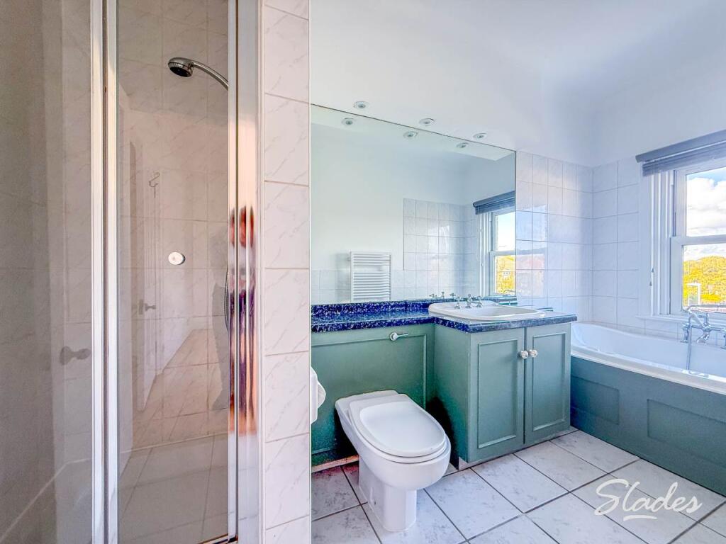 EN-SUITE (2)