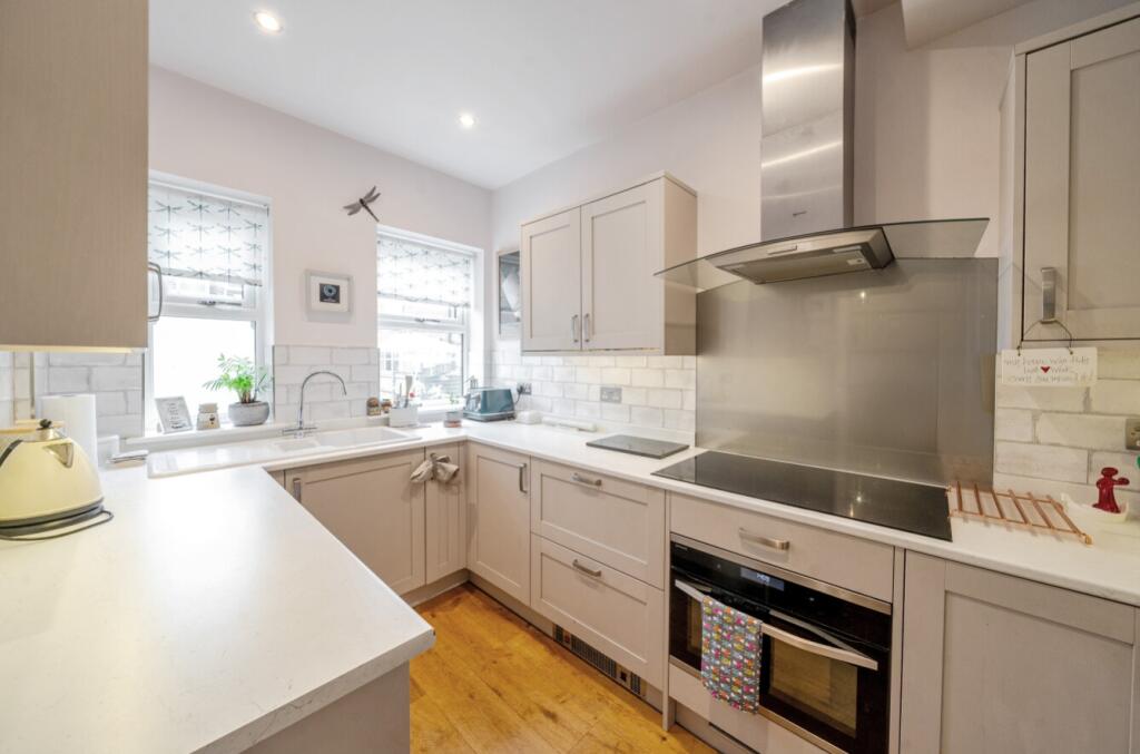 Harrogate Estate Agent Kitchen1