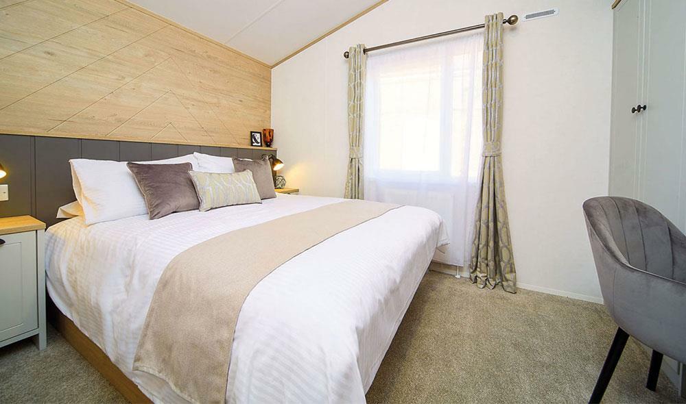 Atlas-Sherwood-Lodge-41x13 for sale.jpg