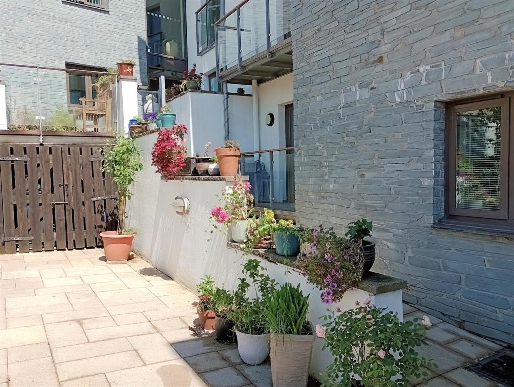 vendor photo - courtyard.jpg