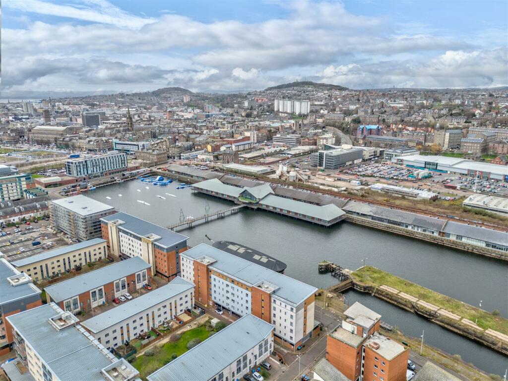 10A Victoria Dock Road Dundee (14).jpg
