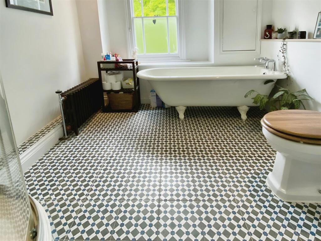 Bathroom/Shower Room W/C