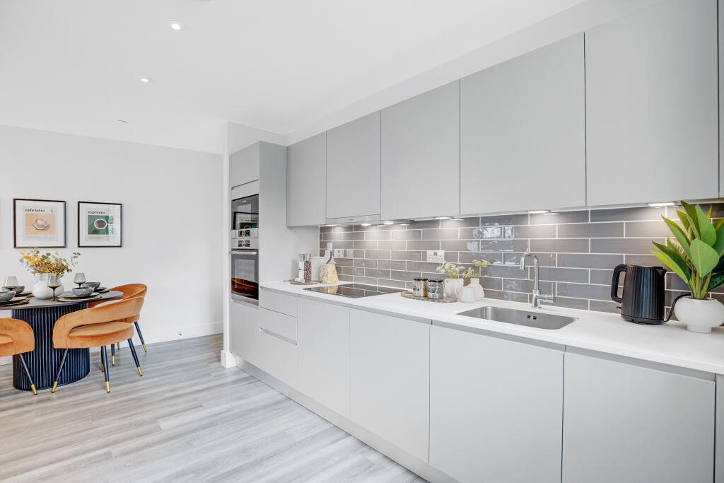 13-1b7184002-we3wDH-JJ-Show Flat Garwood House-...