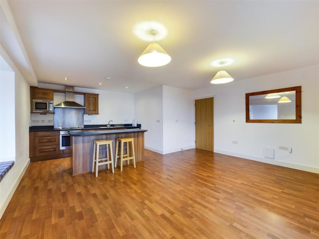 Lounge/Kitchen