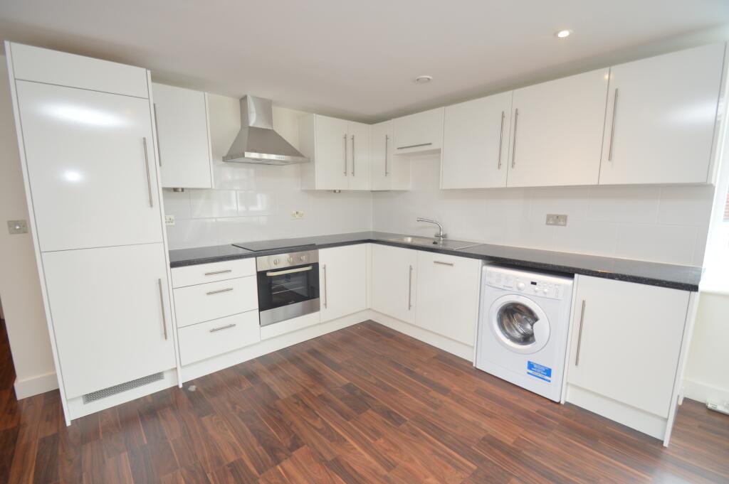 19 Zenith Kitchen.JP