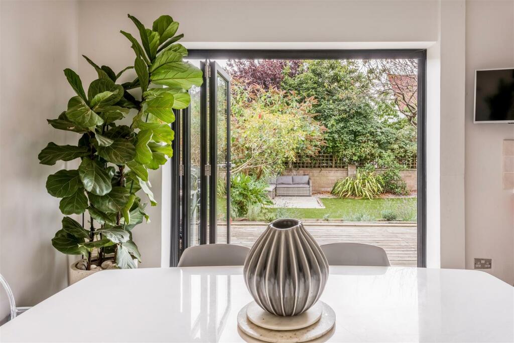 Kitchen/Garden