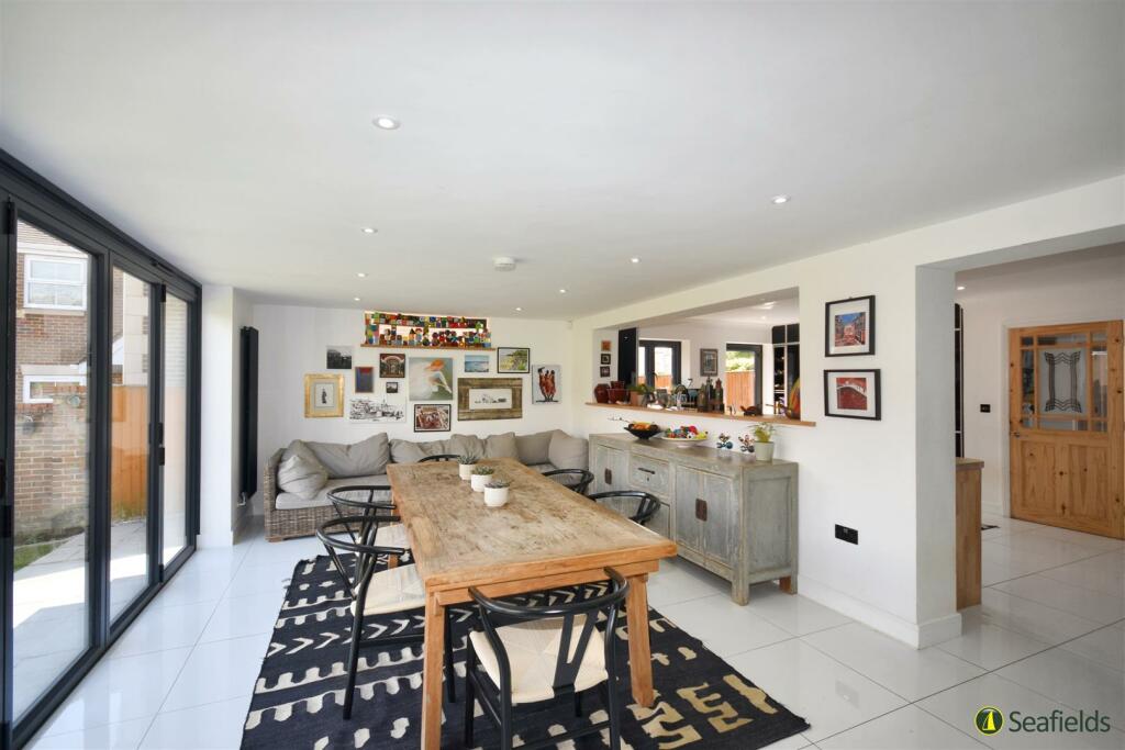 Dining Room.jpg