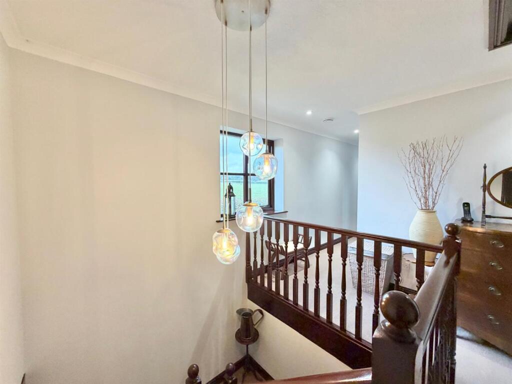 Main House - Landing