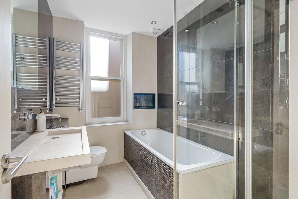 11 Ashburnham Man...