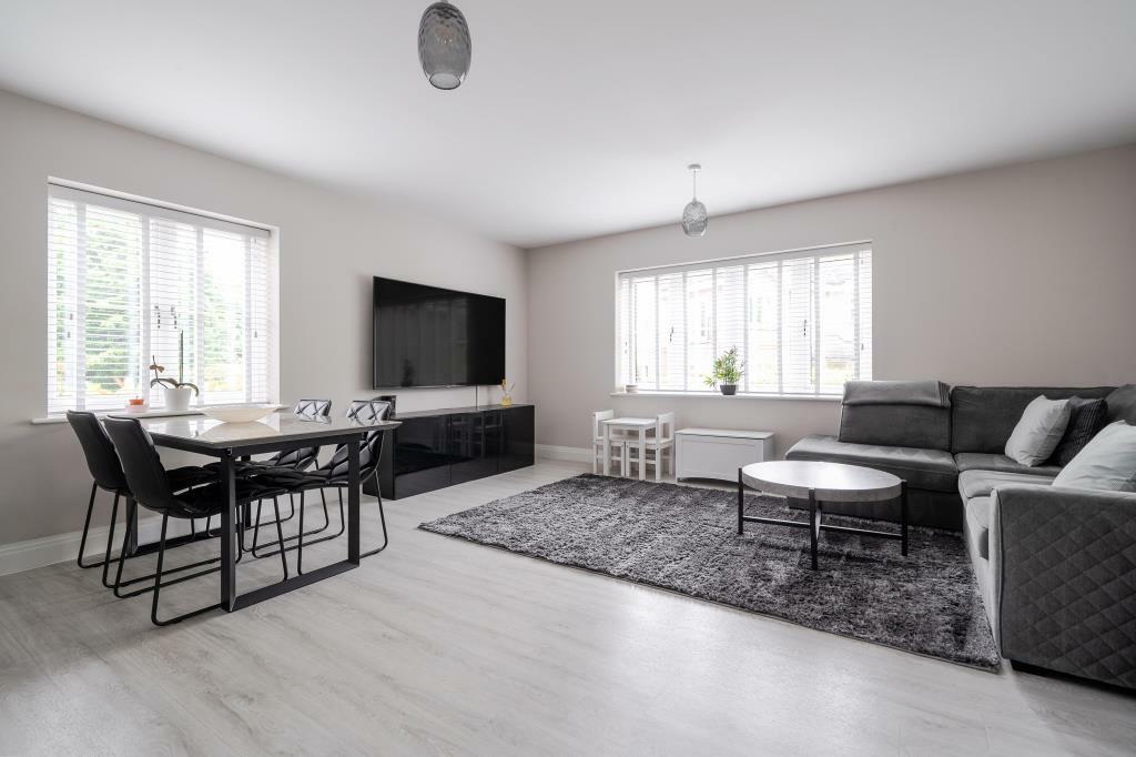 Living Area/Dining Area