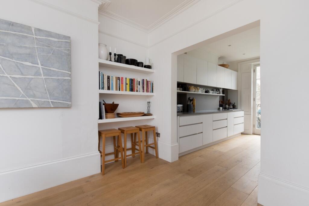 Barnsbury Road 12...