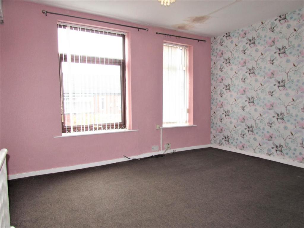 MinorSt173bed1.JPG