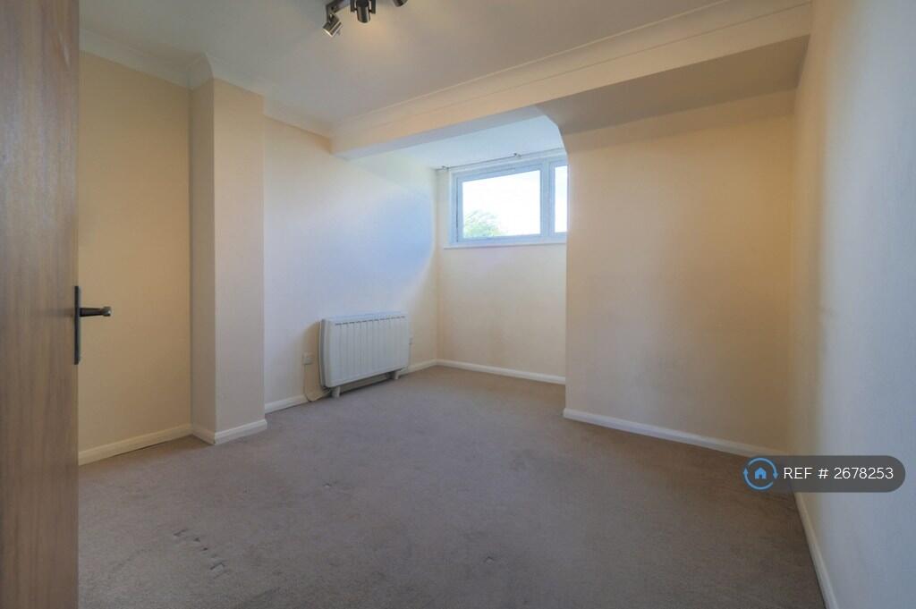 Second Bedroom (Pic 1) Blackout Curtains Not Show 