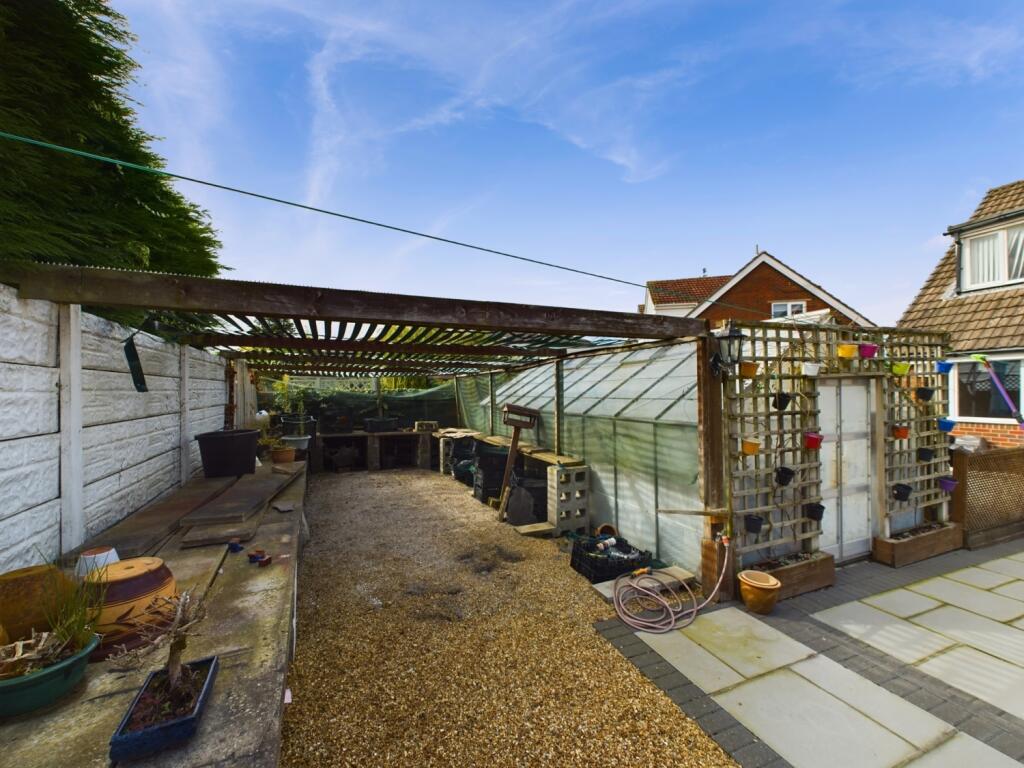 CAM02386G0-PR0089-STILL029