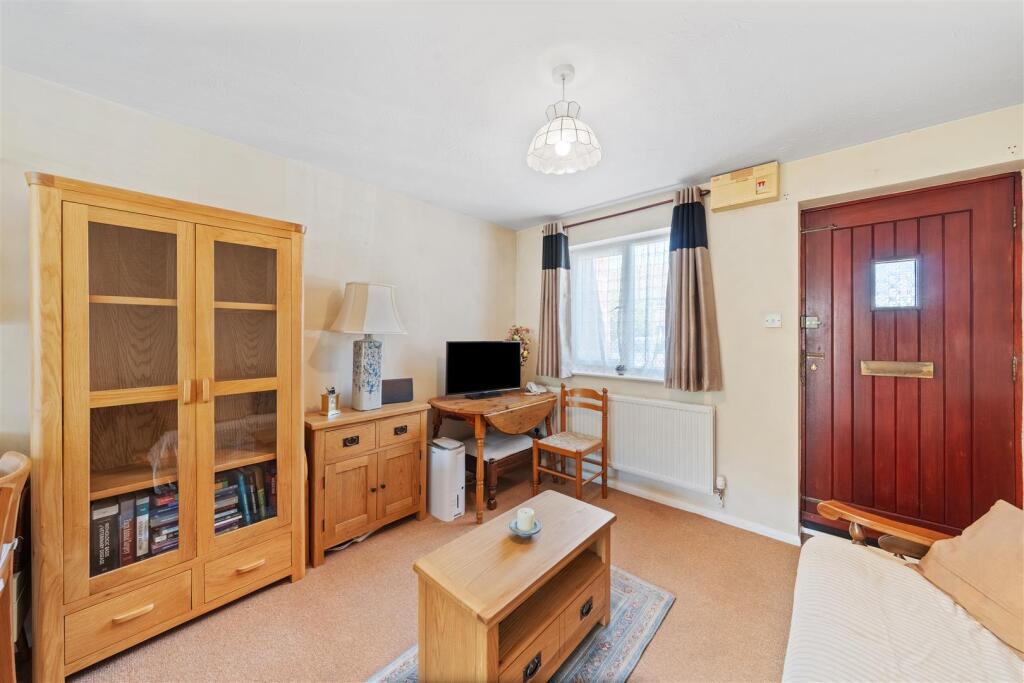 22 Meadowland Yatton BS49 4JB 18.jpeg