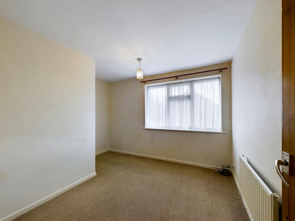 CAM02668G0-PR0142-STILL005