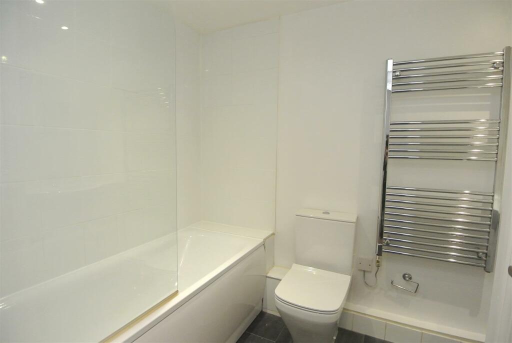 H Bathroom.JPG