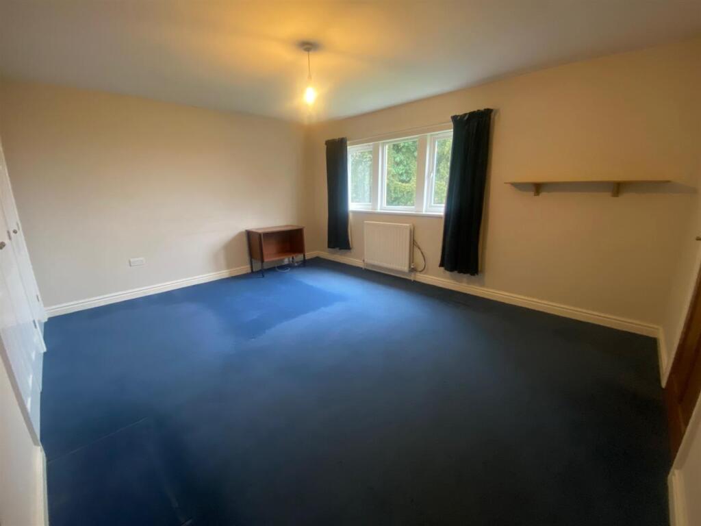 BEDROOM.jpg