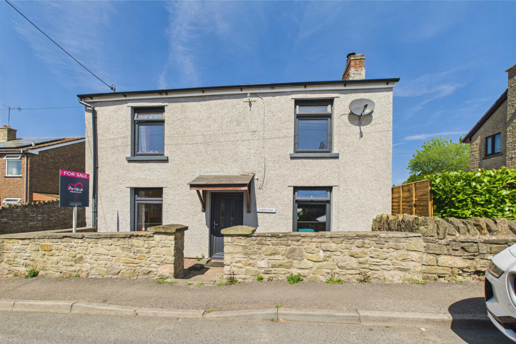 BEAUTIFUL 3-BEDROOM DETACHED HOME IN VILLAGE LOCA