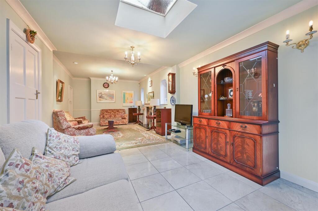 TATTENHAM WAY, 64- (12).jpg