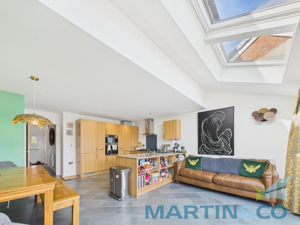 CAM01870G0-PR0162...