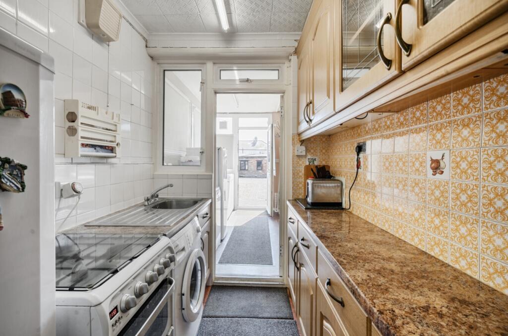 Kitchen EweMove Cheam and Sutton estate agents