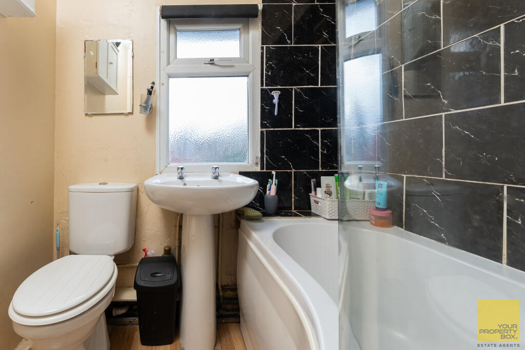 34 Bromwich Road0091