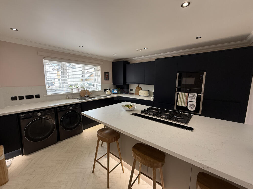 Kitchen c.JPG