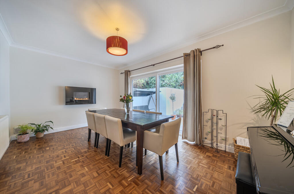 1384081-26-693199...