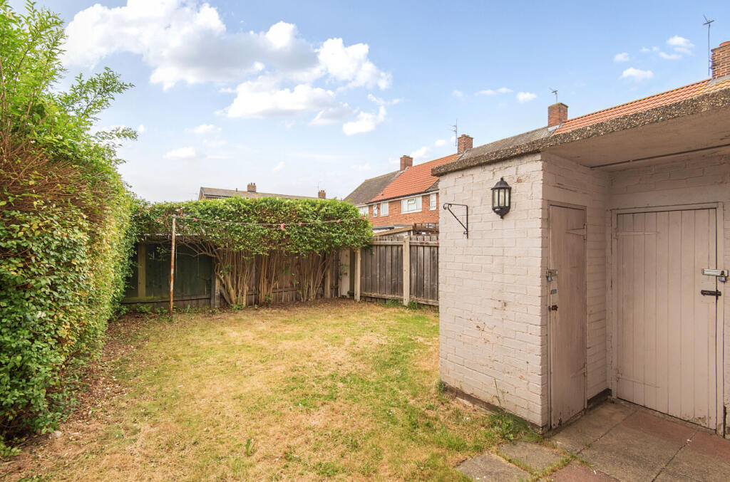 1301077-17-6852f4...