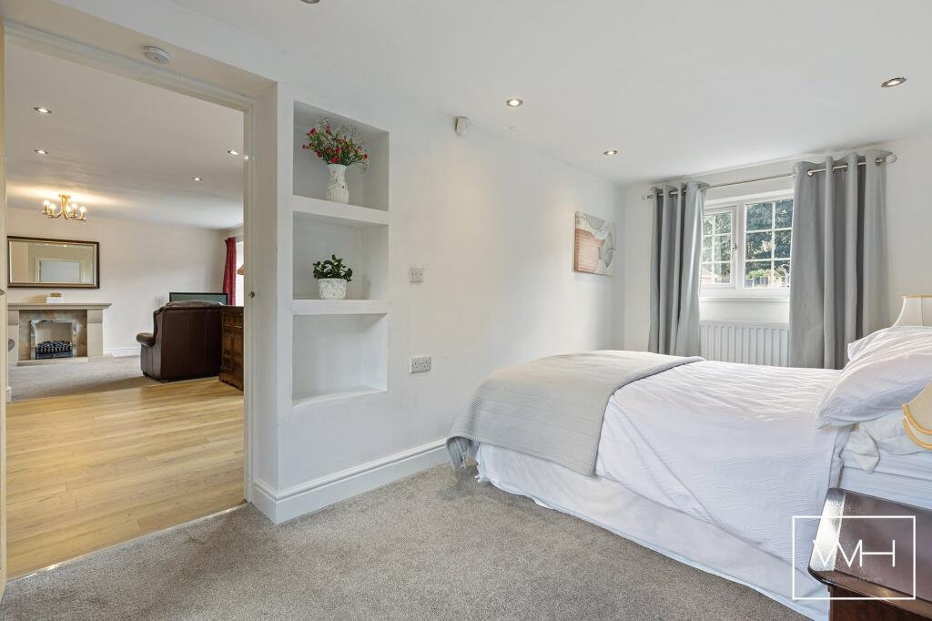 2 Aintree Close, Cus