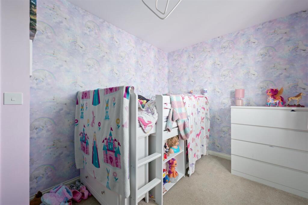 12 Russell Avenue 016.JPG