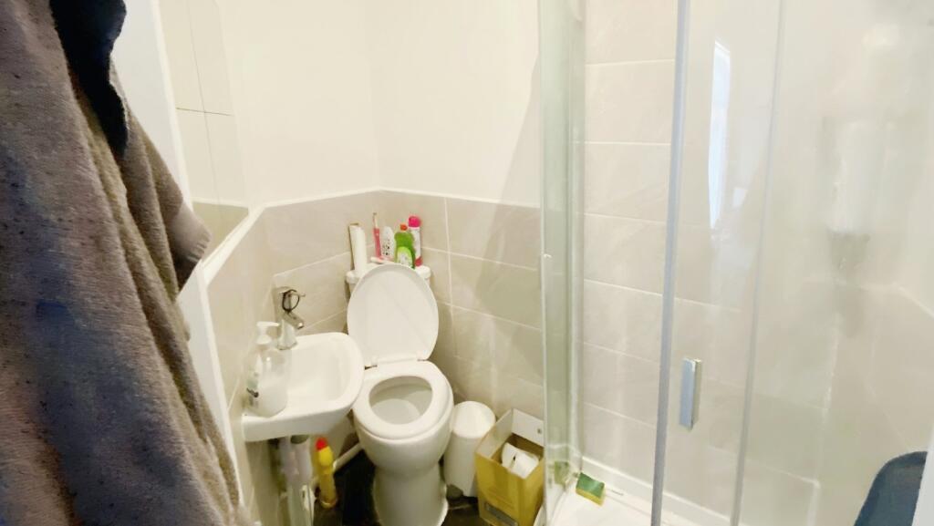 Bedroom Two Ensuite