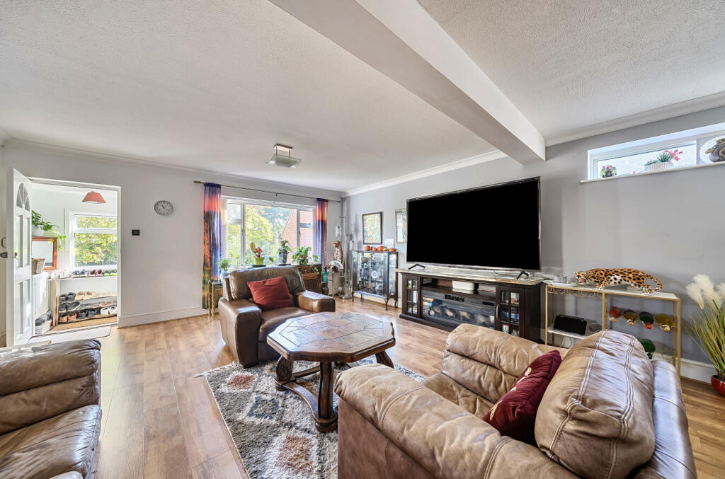 1360652-2-68dbbf0...