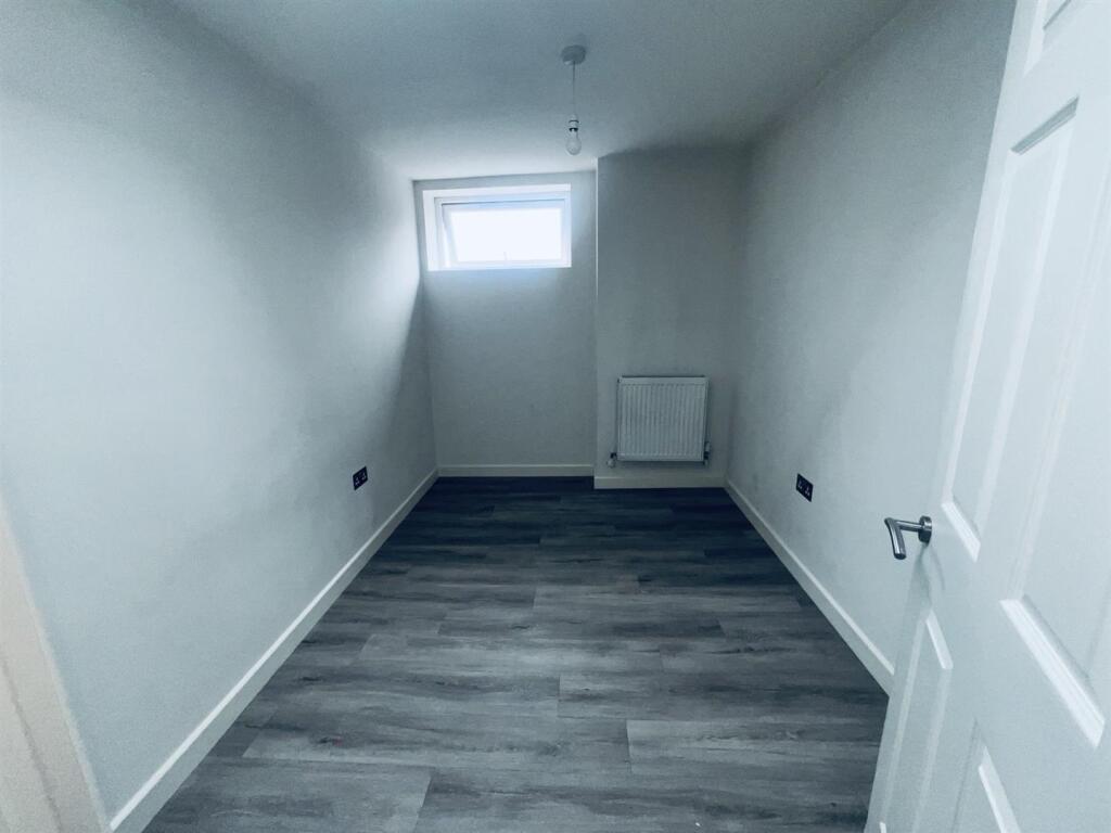 bedroom 2-1.jpeg