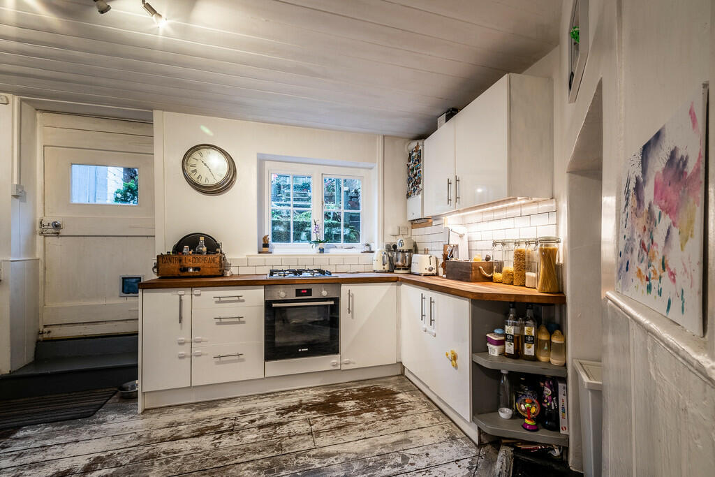 39 Lower North St...